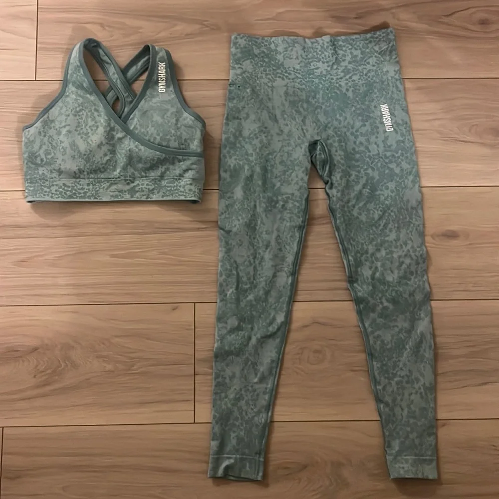 Gymshark set - Picture 1 of 5